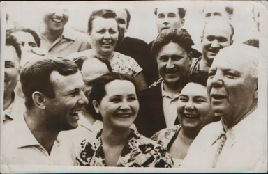 Russischer Kosmonaut Juri Gagarin mit seiner Frau, 1962