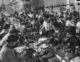 Näherinnen des Nationalen Frauenbundes, Frankfurt am Main, Erster Weltkrieg, 1915