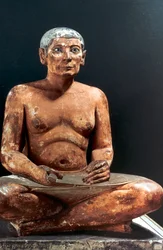 Sitzender Schreiber, altägyptisch, 5. Dynastie, 2498-2345 v. Chr.