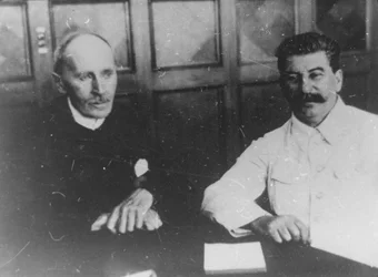 Der sowjetische Staatsführer Josef Stalin mit dem französischen Schriftsteller Romain Rolland, Moskau, UdSSR, 28. Juni 1935