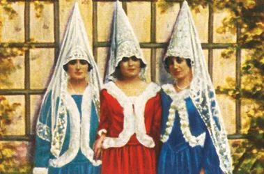 Spanische Frauen in Mantillas, ca. 1928