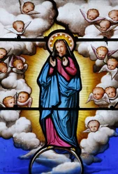Buntglasfenster in der Kathedrale Saint-Louis: Jungfrau Maria, Blois, Frankreich
