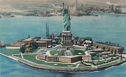 Freiheitsstatue auf Bedloes Island im New Yorker Hafen. New York City, um 1940er
