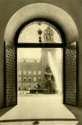 Der Carillon-Turm und der Residenzbrunnen, Salzburg, Österreich, ca. 1935