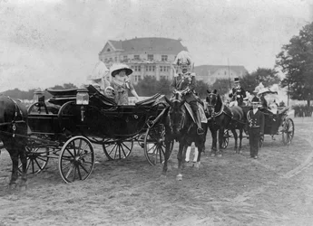 Die große Militärparade auf dem Tempelhofer Feld, Berlin, Deutschland, frühes 20. Jahrhundert