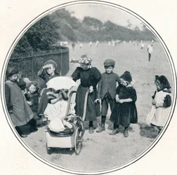 Die kleine Mutter, Regents Park, London, ca. 1900-1901