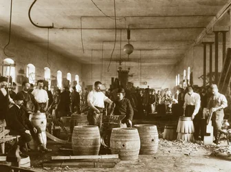 Die Herstellung von Holzfässern in Pilsen, 1880er Jahre
