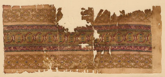 Tiraz mit Guilloche-Bändern, 1100er Jahre