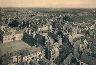 Rathaus und Gesamtansicht, um 1910