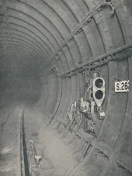 Tunnelsignal und automatische Zugstopps. Londoner U-Bahn, 1926