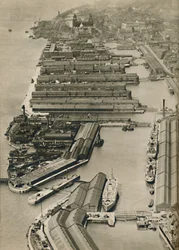 Schiffe segeln von Liverpool zu Häfen auf der ganzen Welt, vom Fluss Mersey, 1936