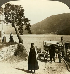 Wenn der Dampfer am Pier von Tinoset anlegt - Blick über den Tinsjo zu den Hügeln, Norwegen, um 1905