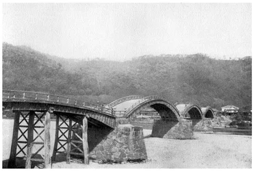 Holzbrücke in Iwakuni, Japan