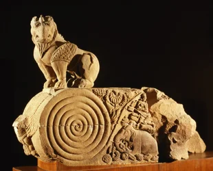 Polierter Sandstein-Architrav mit Greif, Sanchi, MP, frühes 1. Jahrhundert n. Chr.