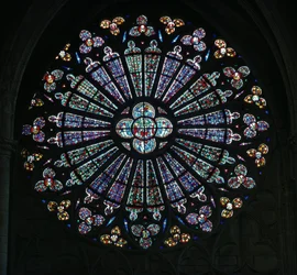 Nördliches Rosenfenster, 14. Jahrhundert