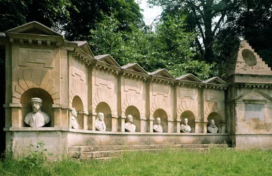 Stowe, William Kent, Tempel der britischen Würdigen, ca. 1735, Buckinghamshire, UK