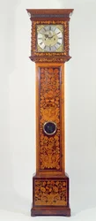 Langgehäuseuhr mit Walnuss-Marketerie von Daniel Quare (1649-1712)
