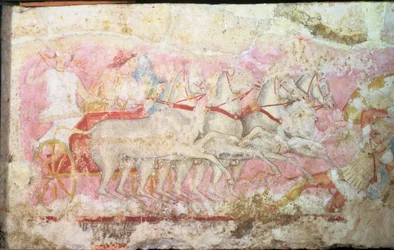 Amazonen, die einen Streitwagen fahren, Detail von der Seite des Sarkophags der Amazonen, Tarquinia, 4. Jahrhundert v. Chr.