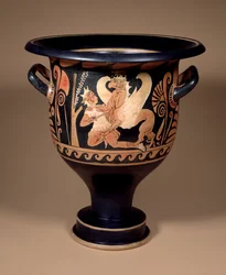 Kampanischer rotfiguriger Glockenkrater, dekoriert mit einem Arimasp im Kampf mit einem großen Greif, ca. 340 v. Chr.