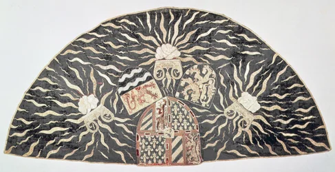 Pluviale aus schwarzem Samt mit aufgesetzter Stickerei und dem Wappen des Herzogs von Burgund, südliche Niederlande, ca. 1476