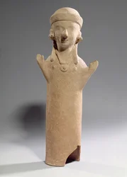 Göttin oder Verehrerin mit erhobenen Armen, Figur, ca. 550 v. Chr.