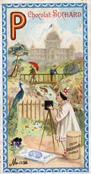 Buchstabe P: Palast, Pavillon, Regenschirm, Fotograf, Brücke, Fischfang, Pfau, Stiefmütterchen. Stich aus dem von Chocolat Suchard herausgegebenen Alphabet, Anfang des 20. Jahrhunderts. 24 Chromolithografien mit Orten, Figuren und Gegenständen, die