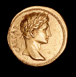 Seltene antike römische Münze, Aureus, Augustus Caesar, um 27 v. Chr.