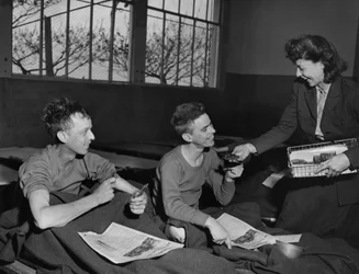 Zweiter Weltkrieg (1939-1945): Paris (Frankreich) 6. April