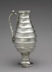Gestufter Krug, 400-600