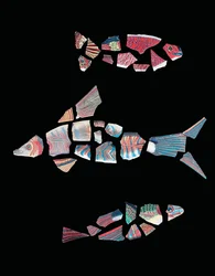 Drei Mosaik-Fischfragmente, ptolemäisch-römische Zeit, ca. 1. Jahrhundert v. Chr. - 3. Jahrhundert n. Chr.
