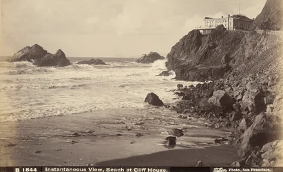 Blick auf Cliff House und den Strand darunter, San Francisco