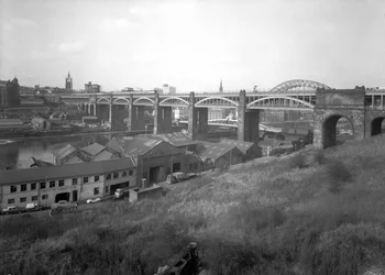 Blick auf die High Level Bridge von Gateshead, High Level Bridge, UK, April 1969