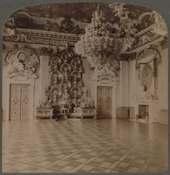 Thronsaal, Königspalast, Berlin, mit plattenbeladenem Sideboard und königlichen Dekorationen, Deutschland, 1903