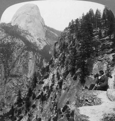 Blick vom Gletschercanyon auf den Half Dome, Yosemite Valley, Kalifornien, USA, 1902