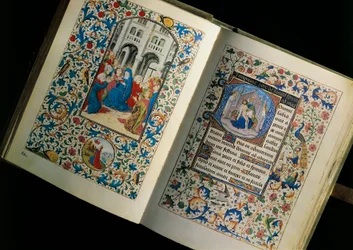 Doppelseite eines offenen Manuskripts (Buch): Die Herabkunft des Heiligen Geistes. Miniatur nach dem Brevier von Maria von Burgund