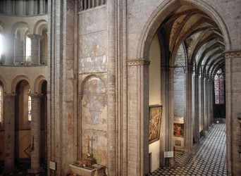 Innenraum der Kathedrale von Tournai in Belgien