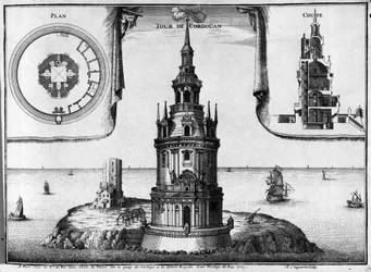Der Cordouan-Leuchtturm in der Nähe von Bordeaux in Gironde (33). Das heutige Gebäude ist reich an Statuen und Säulen, hat eine Kapelle und einen Raum für den König