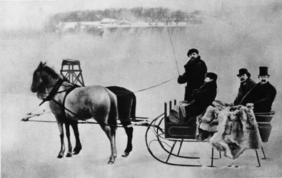 Der italienische Komponist Giuseppe Verdi (1813-1901) in St. Petersburg, Russland (sitzend vorne links). Ca. 1862
