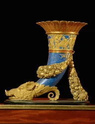 Vase Rhyton, genannt "Antike Hörner" des Olympischen Dienstes