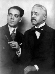 Heitor Villa-Lobos (1887-1959), brasilianischer Komponist, mit dem französischen Komponisten Florent Schmitt (1870-1958)