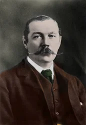 Porträt von Sir Arthur Conan Doyle (1859-1930), englischer Schriftsteller, Schöpfer der Figur „Sherlock Holmes“.