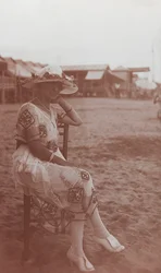 Porträt einer Frau am Strand in Viareggio