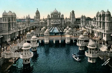 Ehrenhof, Imperial International Exhibition, London, 1909