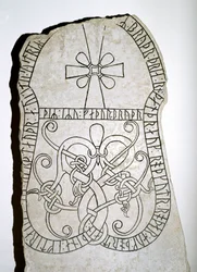 Runenstein mit einem Kreuz, 7.-8. Jahrhundert