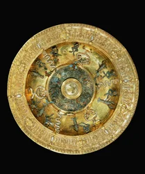 Vergoldete Silberschale mit Schlangen, Fröschen und Hummern, Emaille