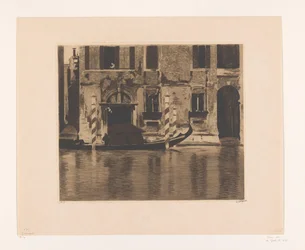 Gondel mit Aufbau auf dem Canal Grande, Venedig