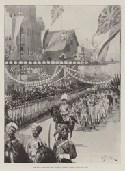 Der königliche Umzug, die Kutsche Ihrer Majestät fährt entlang Pall Mall