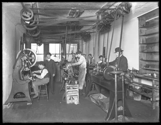 Werkstatt im fünften Stock, Geyser Electric Water Heater Company, 42 Hudson Street, New York City, 31. Dezember 1914