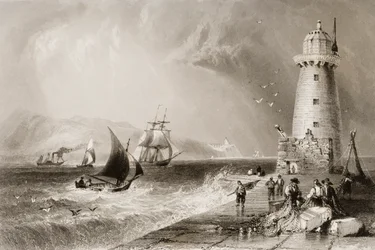 South Wall Leuchtturm mit Howth Hill in der Ferne, Dublin, aus 