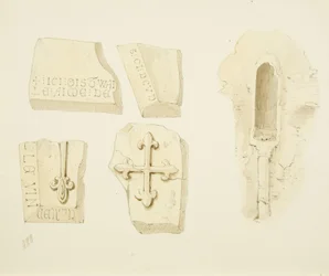 Überreste eines Denkmals entdeckt in der Ostwand und Piscina im südlichen Seitenschiff, St. James